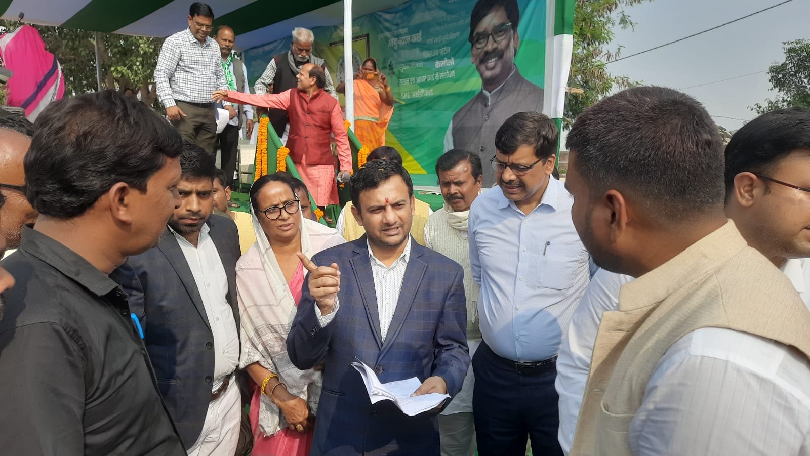आपकी योजना,आपकी सरकार,आपके द्वार अभियान का जिले में हुआ शुभारंभ, पहले दिन दिन आये 11,936 आवेदन आपकी योजना,आपकी सरकार,आपके द्वार अभियान का जिले में हुआ शुभारंभ, पहले दिन दिन आये 11,936 आवेदन