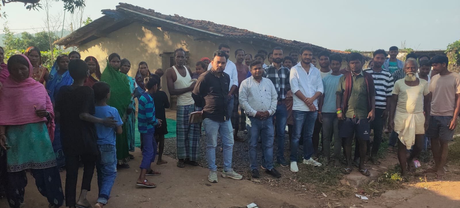 आजादी के बाद से आज तक मूलभूत सुविधाओं से वंचित रखना ग्रामीणों के साथ अन्याय - अमित पांडेय. आजादी के बाद से आज तक मूलभूत सुविधाओं से वंचित रखना ग्रामीणों के साथ अन्याय - अमित पांडेय.