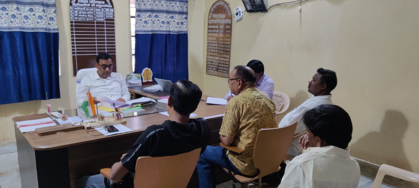 मुख्यमंत्री ग्राम गाड़ी योजना" से सम्बंधित बैठक ज़िला परिवहन पदाधिकरी, लातेहार की अध्यक्षता में हुई। मुख्यमंत्री ग्राम गाड़ी योजना" से सम्बंधित बैठक ज़िला परिवहन पदाधिकरी, लातेहार की अध्यक्षता में हुई।