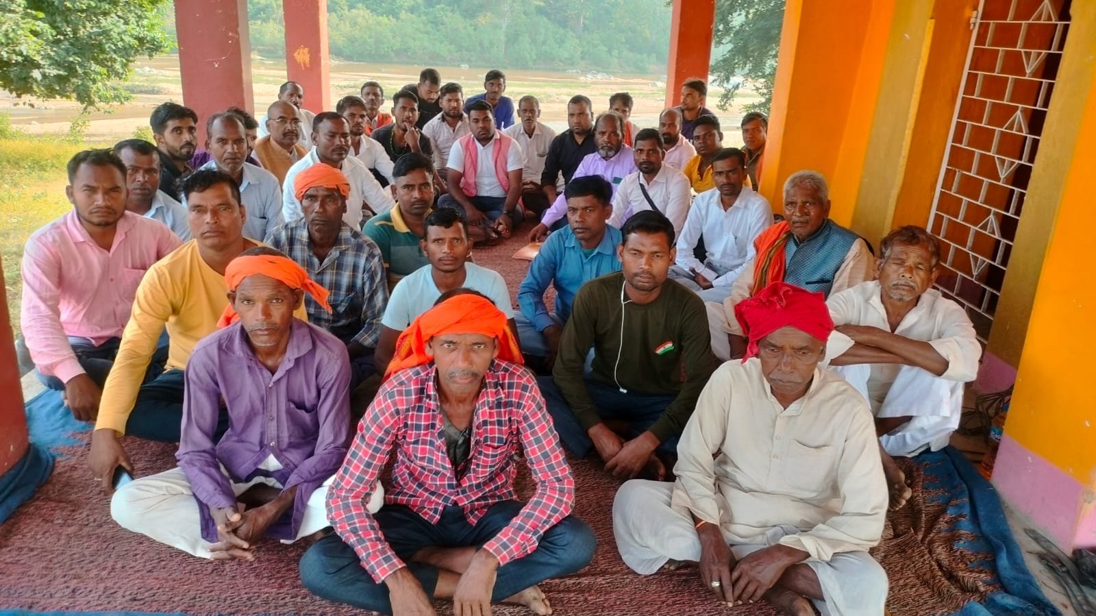 मेदिनीराय संघ के कार्यकर्ताओं ने छठ पूजा के बाद लगने वाला दो दिवसीय मेला को लेकर की बैठक मेदिनीराय संघ के कार्यकर्ताओं ने छठ पूजा के बाद लगने वाला दो दिवसीय मेला को लेकर की बैठक