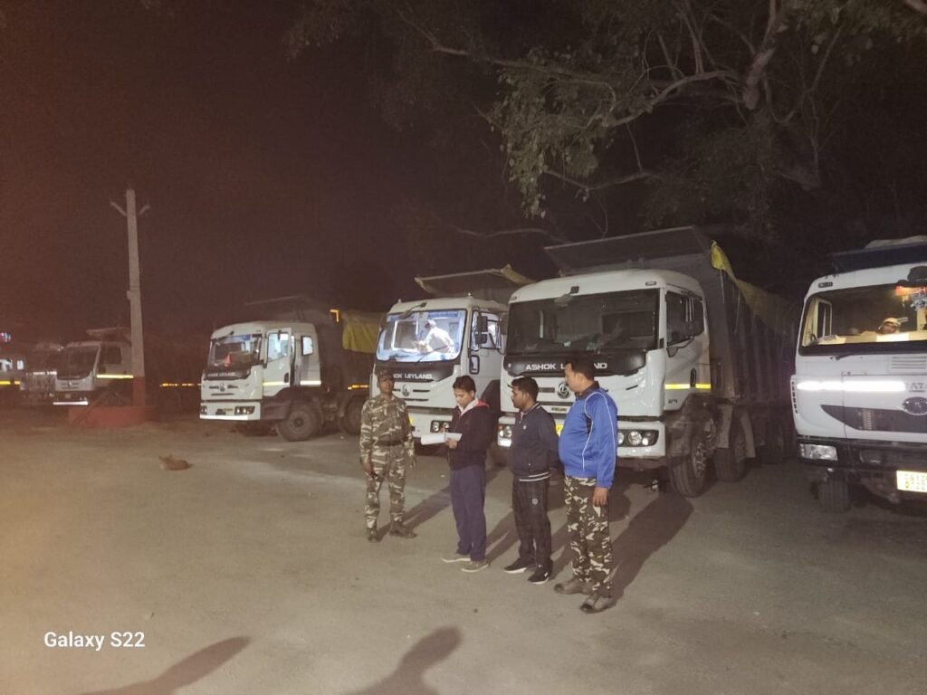 जिला परिवहन पदाधिकारी के नेतृत्व में चला वाहन चेकिंग अभियान