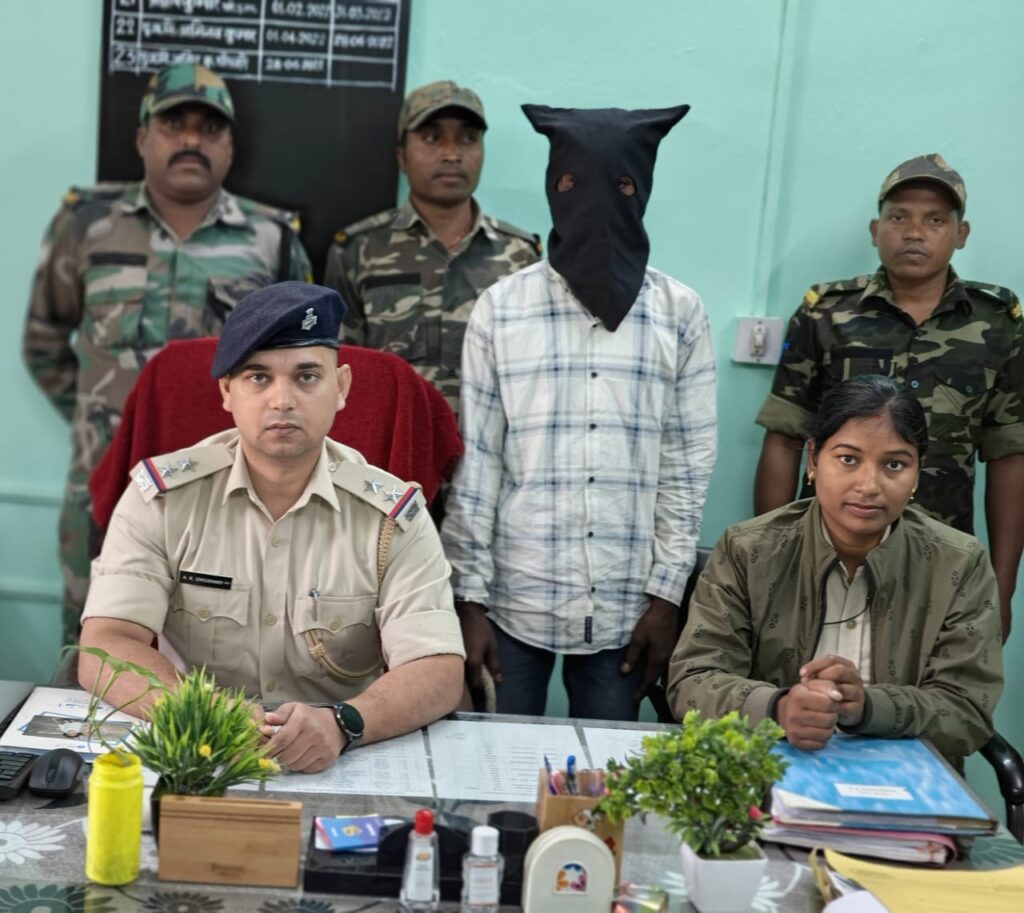 शादी का प्रलोभन देकर शारीरिक संबंध बनाने वाले आरोपी को गुमला के घाघरा पुलिस ने किया गिरफ्तार , भेजा जेल शादी का प्रलोभन देकर शारीरिक संबंध बनाने वाले आरोपी को गुमला के घाघरा पुलिस ने किया गिरफ्तार , भेजा जेल