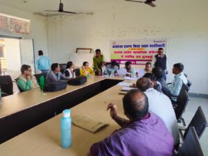 राजकीय उत्क्रमित मध्य विद्यालय कुम्हरो के बच्चे 7 क्लास में पढ़ने के बाजवूद हिंदी पढ़ नही पाते।