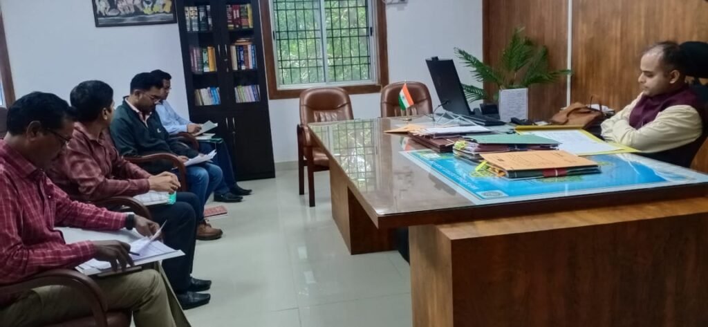 उपायुक्त ने उद्योग विभाग एवं सीएसआर मामलों को लेकर कंपनी तथा प्रशासनिक अधिकारियों के साथ की समीक्षा बैठक। उपायुक्त ने उद्योग विभाग एवं सीएसआर मामलों को लेकर कंपनी तथा प्रशासनिक अधिकारियों के साथ की समीक्षा बैठक।