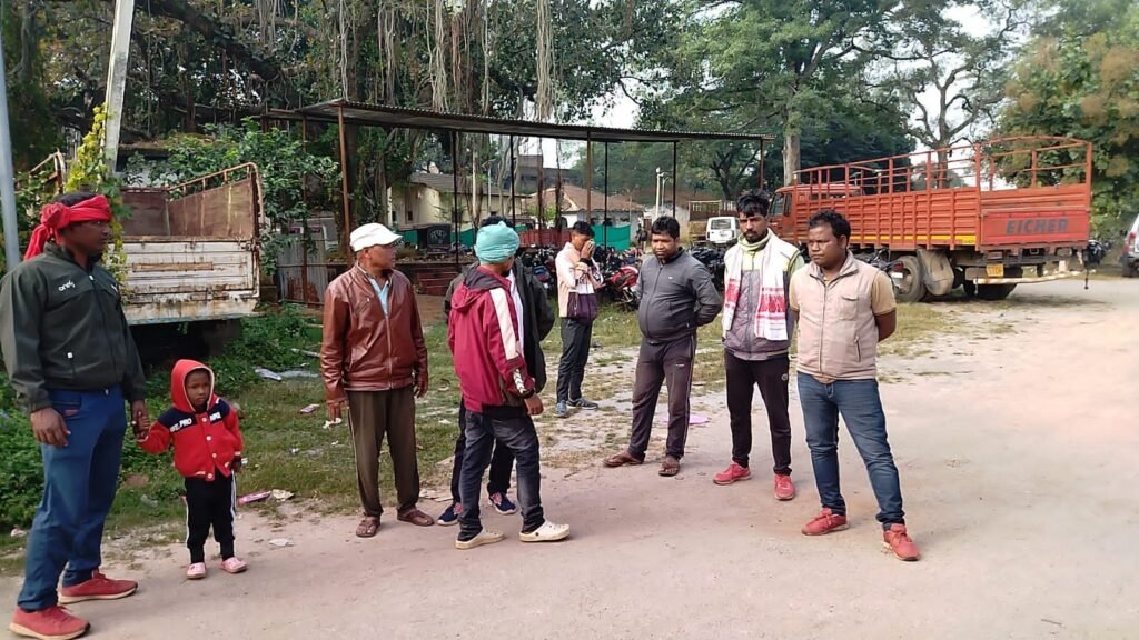 सड़क दुर्घटना में बाइक सवार की दर्दनाक मौत