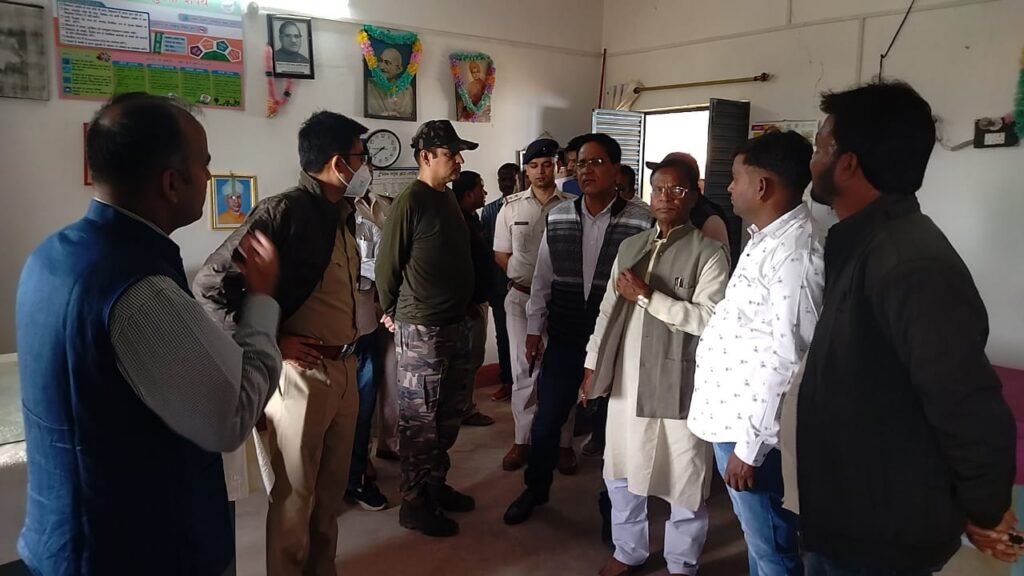 17 नवंबर को झारखंड के राज्यपाल घाघरा आयेंगे, सभा स्थल का जायजा लेने पहुंचे गुमला एसपी एवं उपायुक्त। 17 नवंबर को झारखंड के राज्यपाल घाघरा आयेंगे, सभा स्थल का जायजा लेने पहुंचे गुमला एसपी एवं उपायुक्त।