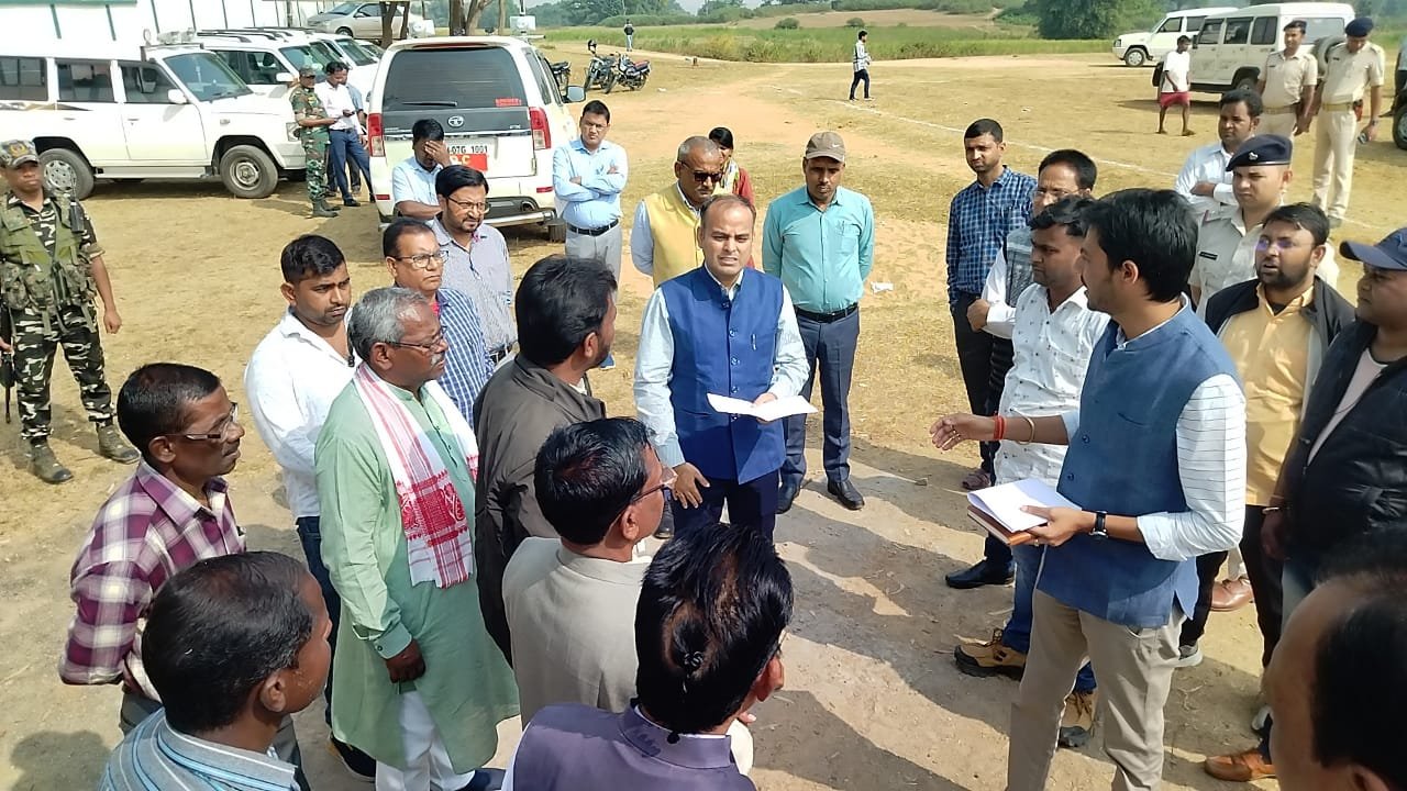 17 नवंबर को झारखंड के राज्यपाल घाघरा आयेंगे, सभा स्थल का जायजा लेने पहुंचे गुमला एसपी एवं उपायुक्त। 17 नवंबर को झारखंड के राज्यपाल घाघरा आयेंगे, सभा स्थल का जायजा लेने पहुंचे गुमला एसपी एवं उपायुक्त।