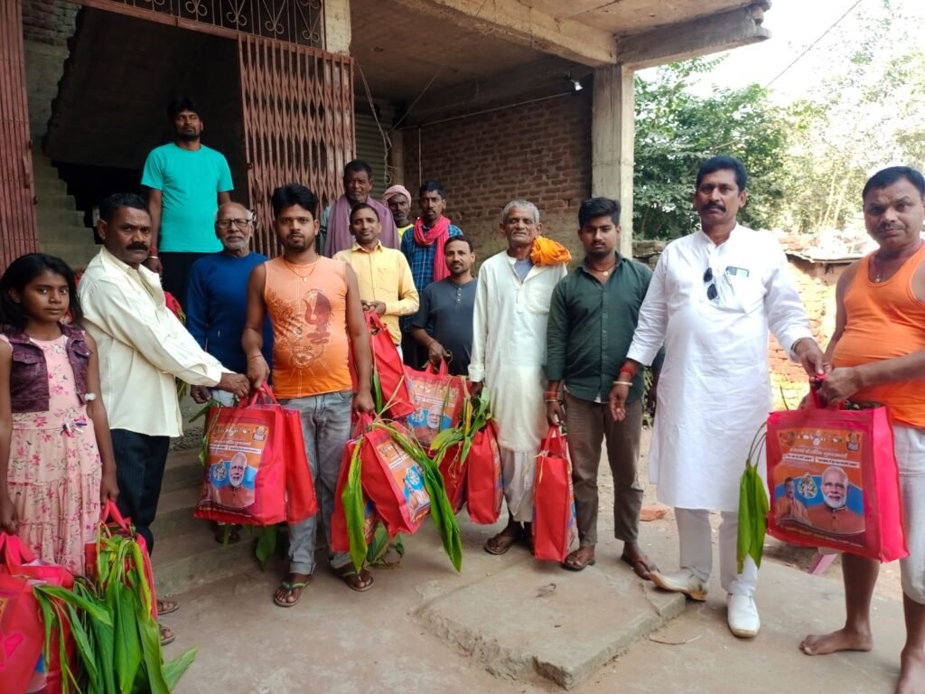 लोक आस्था छठ महापर्व को लेकर विधायक डॉक्टर मेहता ने प्रसाद वितरण किया लोक आस्था छठ महापर्व को लेकर विधायक डॉक्टर मेहता ने प्रसाद वितरण किया