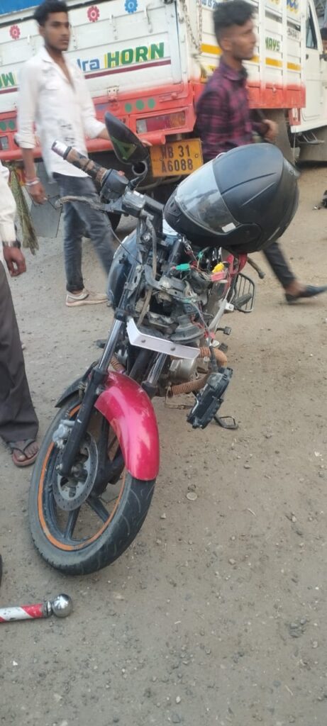 तेज रफ्तार बाइक और पिकप वैन में टक्कर बाइक सवार दो गंभीर रूप से घायल तेज रफ्तार बाइक और पिकप वैन में टक्कर बाइक सवार दो गंभीर रूप से घायल