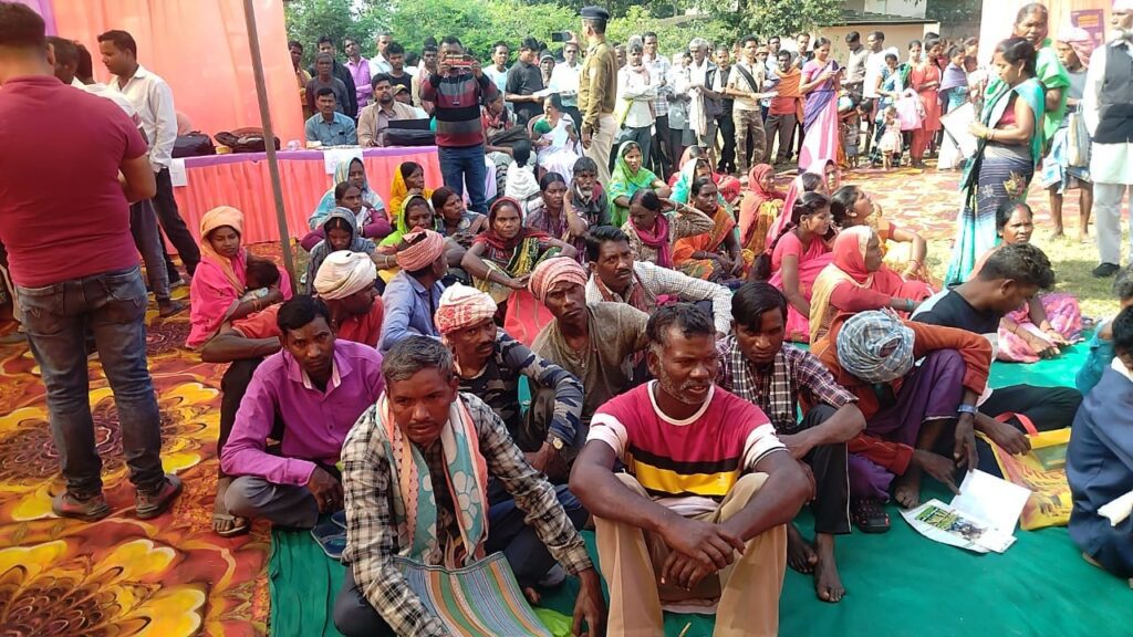 घाघरा: देवकी पंचायत सचिवालय में विकसित भारत संकल्प यात्रा कार्यक्रम का आयोजन का उद्घाटन किया गया। घाघरा: देवकी पंचायत सचिवालय में विकसित भारत संकल्प यात्रा कार्यक्रम का आयोजन का उद्घाटन किया गया।