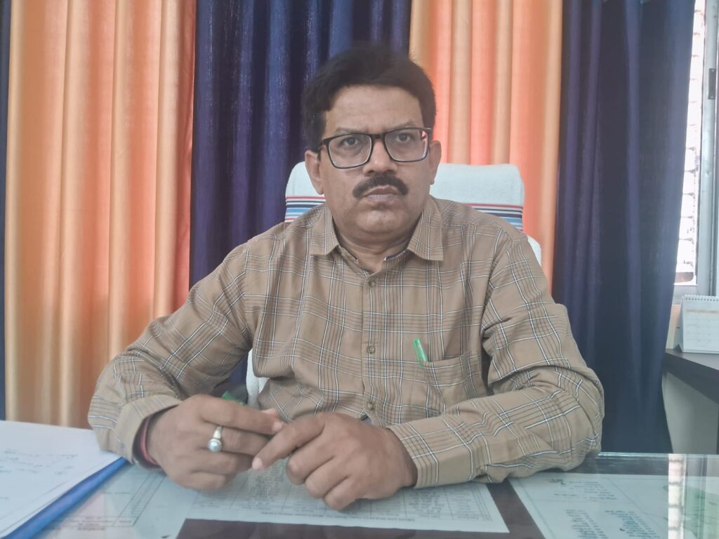 प्रखंड कार्यालय में नए प्रखंड विकास पदाधिकारी ने लिया पदभार। प्रखंड कार्यालय में नए प्रखंड विकास पदाधिकारी ने लिया पदभार।