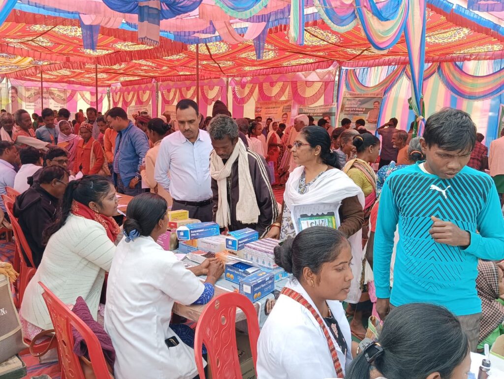 दिरगांव पंचायत में हुआ आपकी सरकार आपके द्वार कार्यक्रम का आयोजन,ग्रामीणों ने लिया योजनाओं का लाभ। दिरगांव पंचायत में हुआ आपकी सरकार आपके द्वार कार्यक्रम का आयोजन,ग्रामीणों ने लिया योजनाओं का लाभ।