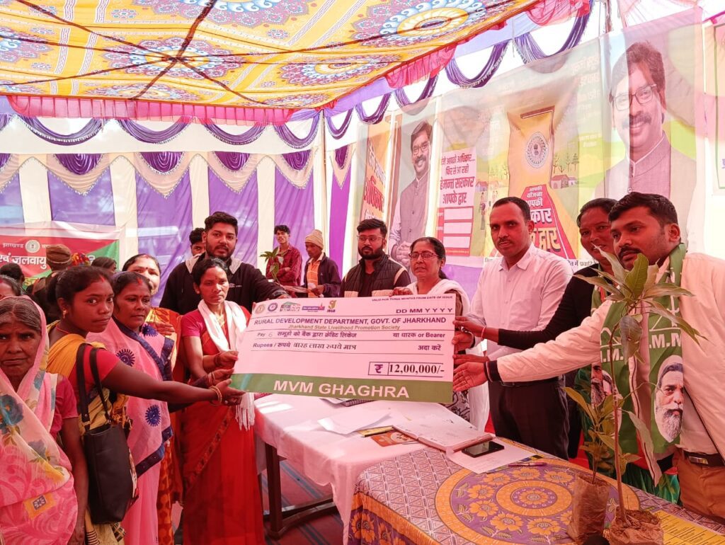 दिरगांव पंचायत में हुआ आपकी सरकार आपके द्वार कार्यक्रम का आयोजन,ग्रामीणों ने लिया योजनाओं का लाभ। दिरगांव पंचायत में हुआ आपकी सरकार आपके द्वार कार्यक्रम का आयोजन,ग्रामीणों ने लिया योजनाओं का लाभ।