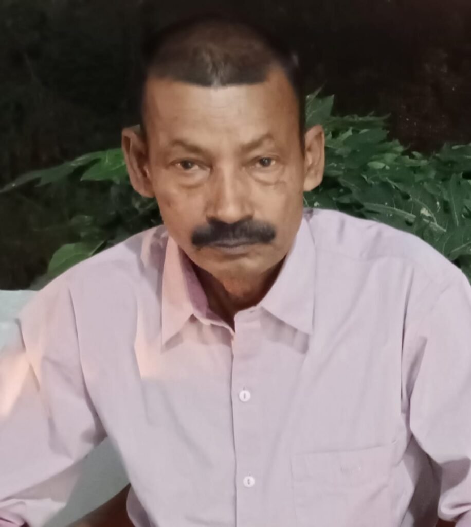 हाल सर्वे में गड़बड़ी के कारण विभागों का चक्कर काटने को मजबूर है मूल रैयत हाल सर्वे में गड़बड़ी के कारण विभागों का चक्कर काटने को मजबूर है मूल रैयत