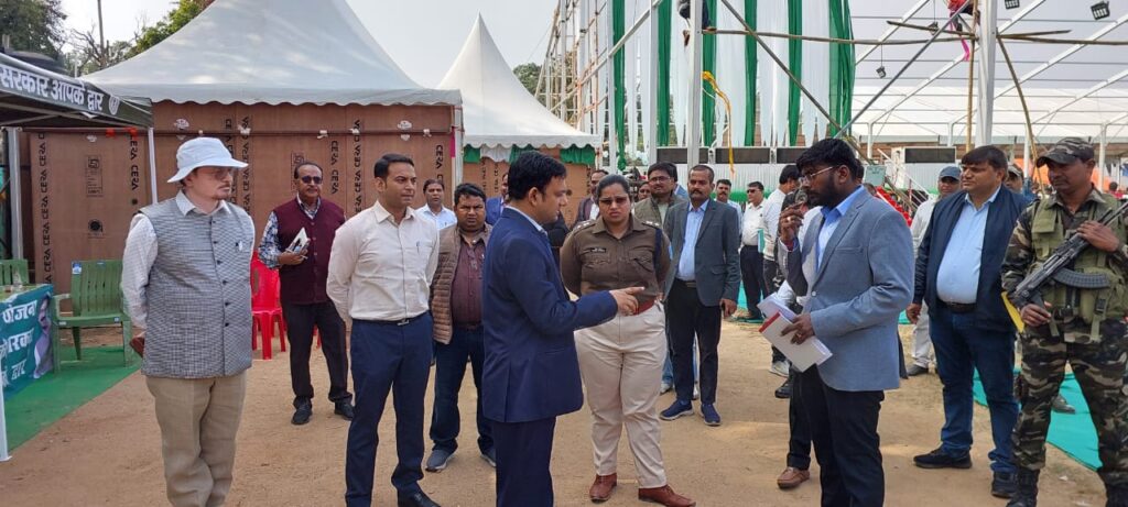 मुख्यमंत्री को पलामू पहुंचने पर उपायुक्त, पुलिस अधीक्षक ने किया स्वागत मुख्यमंत्री को पलामू पहुंचने पर उपायुक्त, पुलिस अधीक्षक ने किया स्वागत