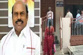तमिलनाडु में आयकर विभाग की बड़ी कार्रवाई, PWD मंत्री वेलु के 40 से अधिक ठिकानों पर की रेड तमिलनाडु में आयकर विभाग की बड़ी कार्रवाई, PWD मंत्री वेलु के 40 से अधिक ठिकानों पर की रेड