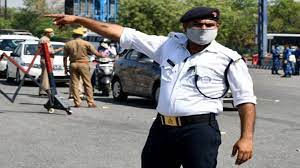 दिल्ली में ट्रैफिक पुलिस ने नागरिकों को धनतेरस, दिवाली पर सार्वजनिक परिवहन का उपयोग करने की सलाह दी.