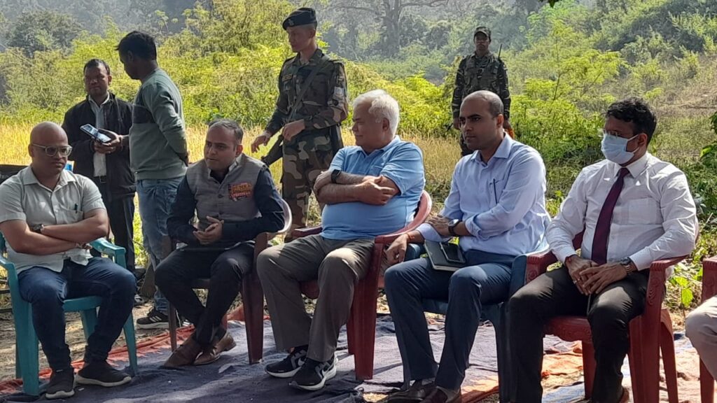 बिशुनपुर प्रखण्ड के नरमा पंचायत के PVTG ग्राम तुसरूकोना के विकास की स्थिति को देखने पहुंचे पूर्व चेयरमैन, बिशुनपुर प्रखण्ड के नरमा पंचायत के PVTG ग्राम तुसरूकोना के विकास की स्थिति को देखने पहुंचे पूर्व चेयरमैन,