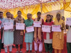 आपकी योजना आपकी सरकार आपके द्वार" कार्यक्रम के तहत लाभुकों को विभिन्न योजनाओं के तहत ऑन द स्पॉट दिया जा रहा है लाभ,