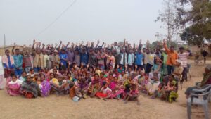 सड़क पुलिया नहीं होन से सैकड़ों ग्रामीण हुए गोल बंद:जन यात्रा में मुद्दा उठाने पर हुआ चर्चा।