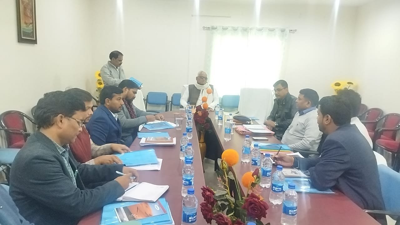 राष्ट्रीय सड़क सुरक्षा परिषद सदस्य रविन्द्र तिवारी की अध्यक्षता में जिला सड़क सुरक्षा समिति की बैठक हुई संपन्न.