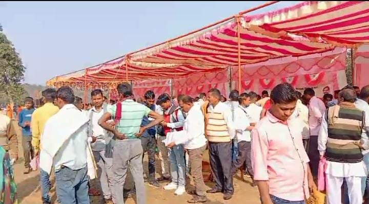 जीका स्कूल के पारा टिंचर स्कूल छोड़ शिविर में घूमते नजर आए: जांचों उपरांत होगी कार्रवाई : बीईईओ: जीका स्कूल के पारा टिंचर स्कूल छोड़ शिविर में घूमते नजर आए: जांचों उपरांत होगी कार्रवाई : बीईईओ: