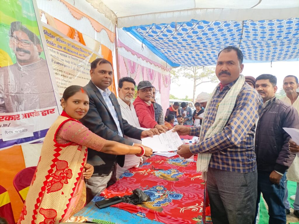 आपकी योजना आपकी सरकार आपके द्वार कार्यक्रम का पिपरी कला पंचायत में हुआ आयोजन, किया गया कई समस्याओं का निस्पादन आपकी योजना आपकी सरकार आपके द्वार कार्यक्रम का पिपरी कला पंचायत में हुआ आयोजन, किया गया कई समस्याओं का निस्पादन