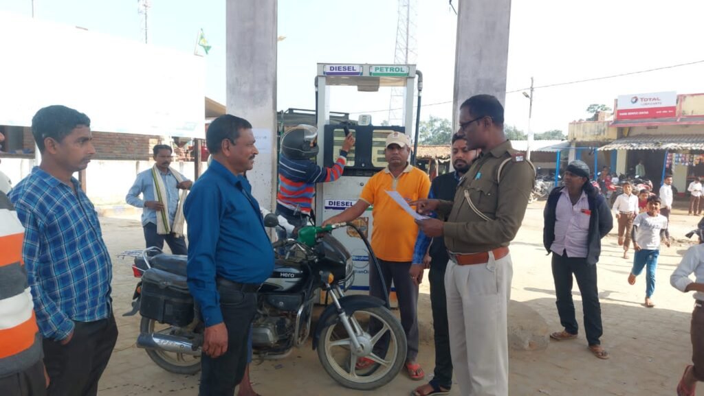 गढ़वा पुलिस अधीक्षक के निर्देशानुसार धुरकी पुलिस ने चलाया सड़क सुरक्षा जाकरुकता अभियान