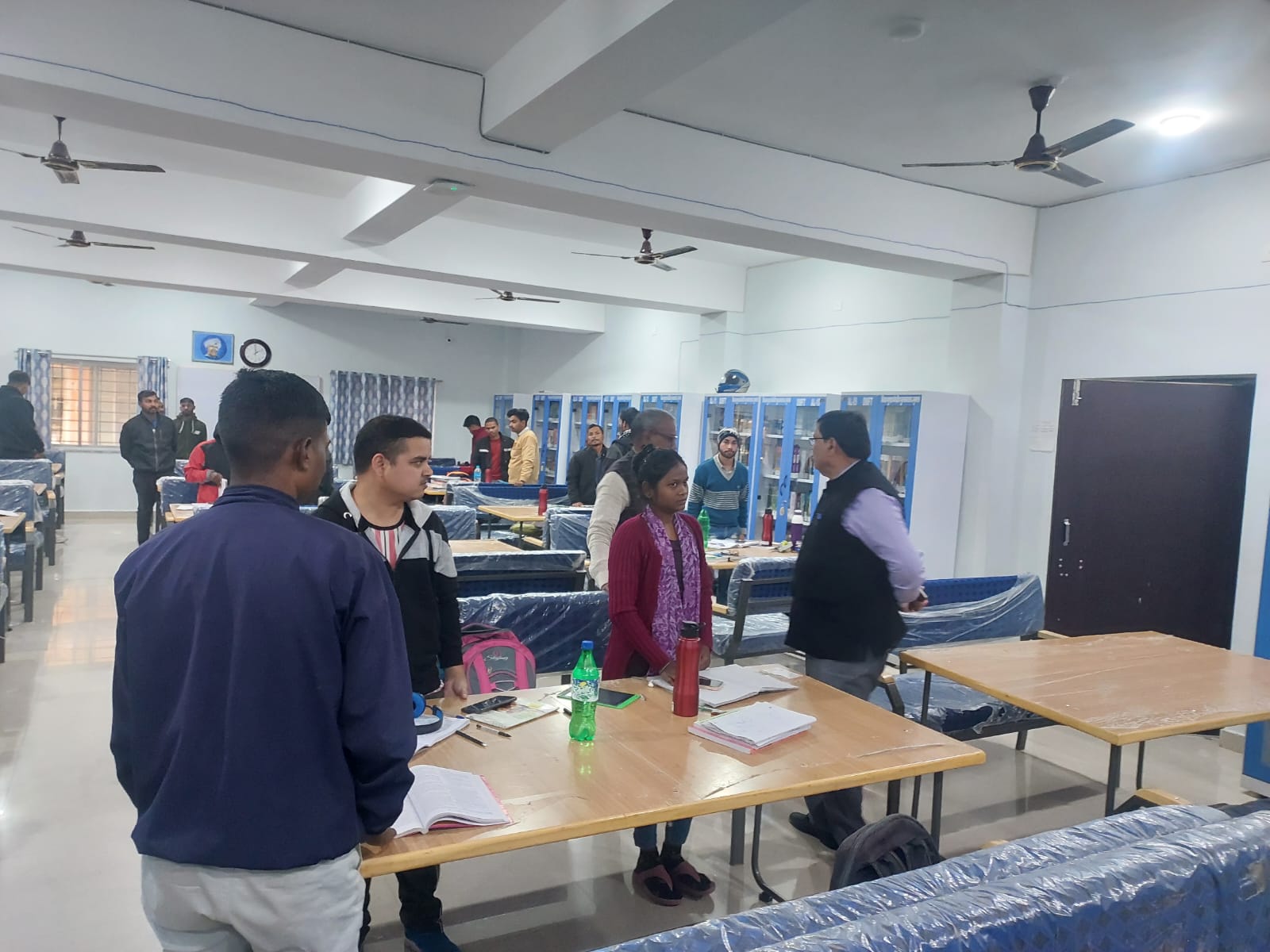 दक्षिणी छोटानागपुर प्रमंडल आयुक्त ने किया सावित्री बाई फुले किशोरी पुस्तकालय एवं बिरसा मुंडा पुस्तकालय का भ्रमण, कहा जिला प्रशासन की है बेहतरीन पहल