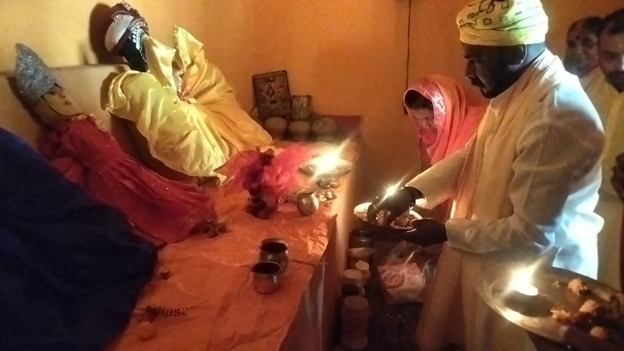 अयोध्या का अक्षत कलश पहुंच घाघरा विश्व हिंदू परिषद के सदस्यों के द्वारा अक्षत कलश को कराया नगर भ्रमण अयोध्या का अक्षत कलश पहुंच घाघरा विश्व हिंदू परिषद के सदस्यों के द्वारा अक्षत कलश को कराया नगर भ्रमण