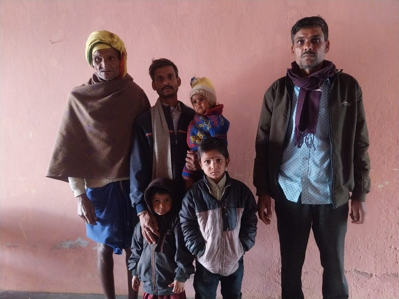 महिला की गला दबाकर फांसी में लटकाने का आरोप महिला की गला दबाकर फांसी में लटकाने का आरोप