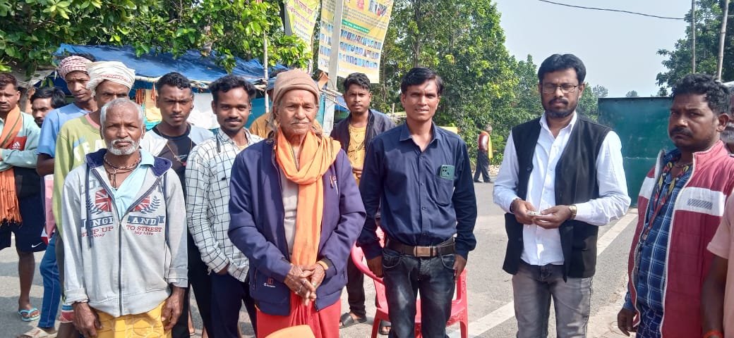 गुमला रेंजर के कार्य प्रणाली को लेकर पोल खोल हल्ला बोल कार्यक्रम आंजन धाम से शुरू। गुमला रेंजर के कार्य प्रणाली को लेकर पोल खोल हल्ला बोल कार्यक्रम आंजन धाम से शुरू।