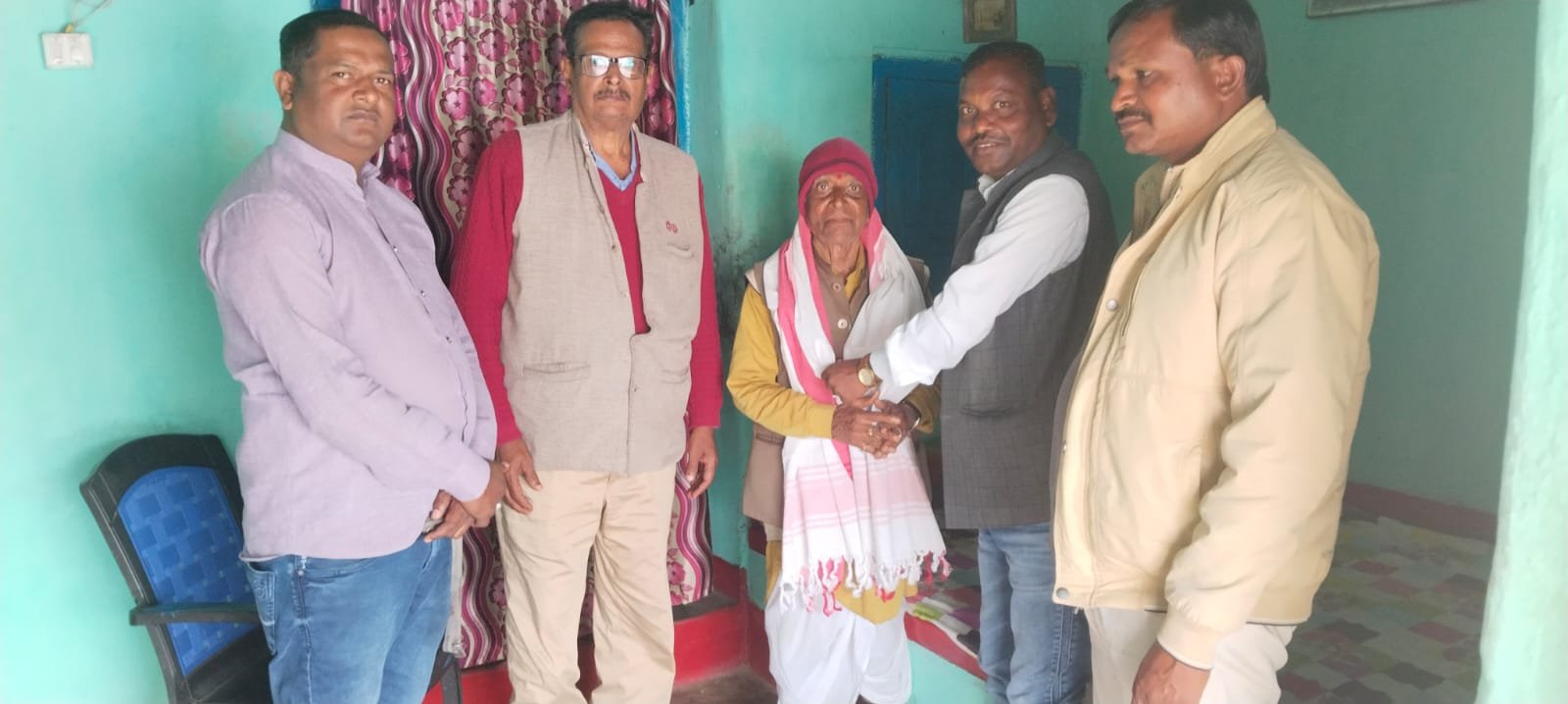 कांग्रेस पार्टी की स्थापना दिवस के अवसर पर वरिष्ठ नेताओं से मुलाकात कर आशीर्वाद एवं मार्गदर्शन लिया:चैतु उरॉव