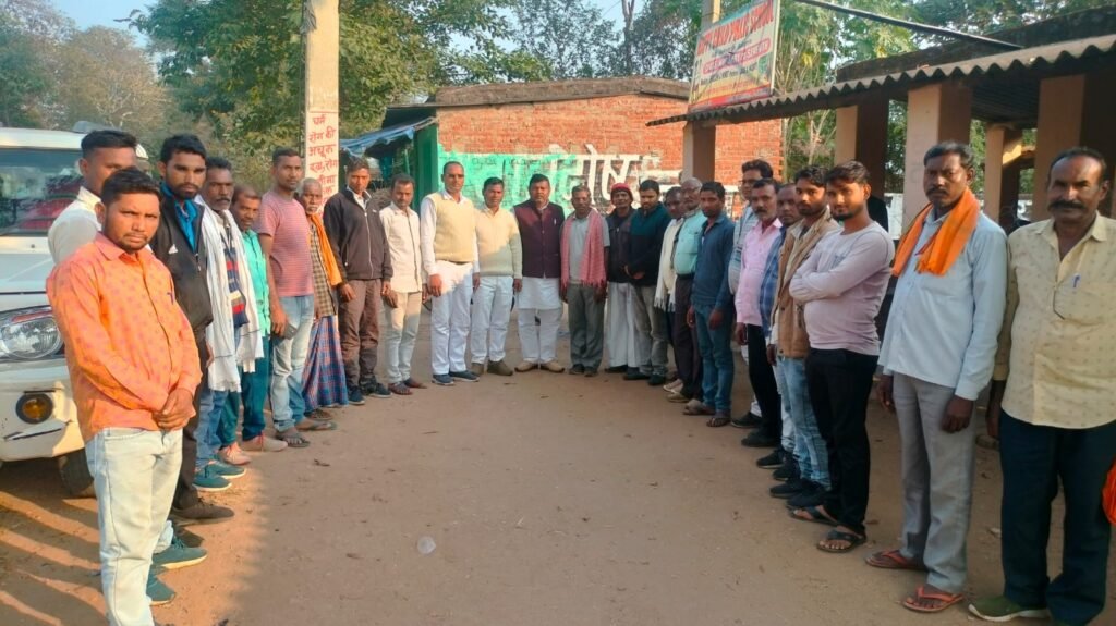 कसियाडीह लाईन होटल में राजद के भावी प्रत्यासी रघुपाल सिंह ने किया एक दिवसीय बैठक.