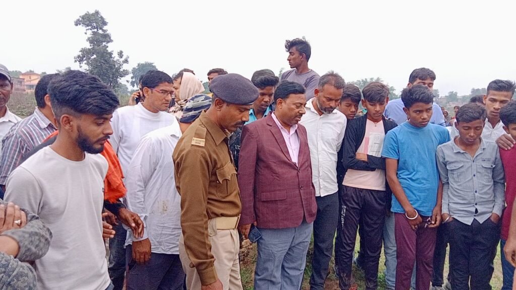 भंवर के काटने एवं तालाब में डूबने से हुई मौत,घटनास्थल पर पहुंचे बीडीओ बिजय राम एवं थाना प्रभारी पवन कुमार