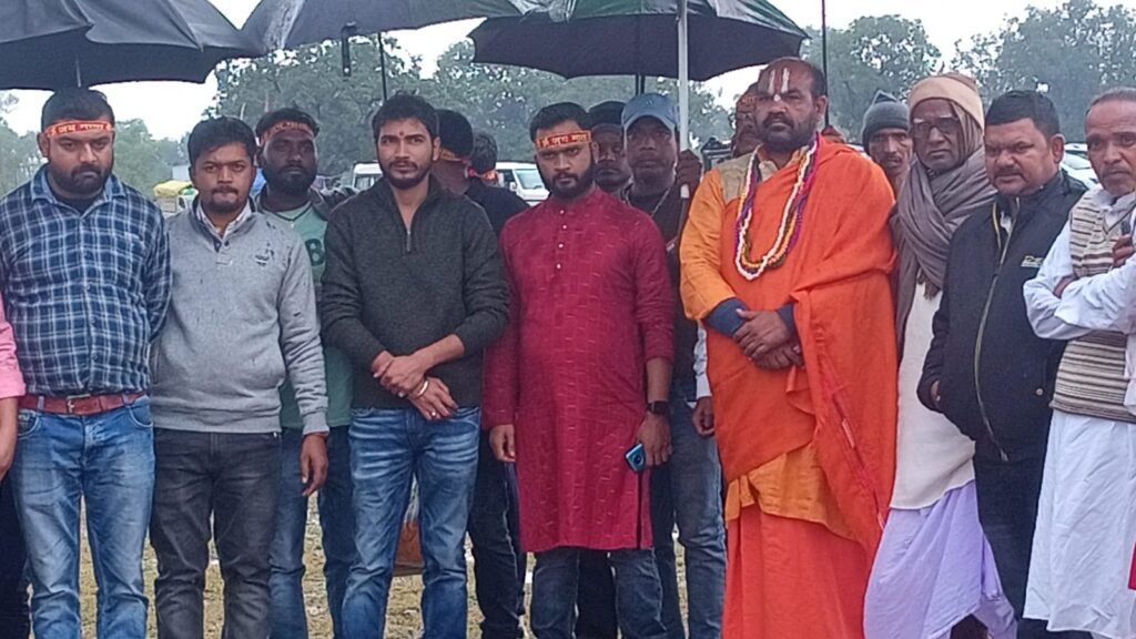 महालक्ष्मी नारायण महायज्ञ का आयोजन को ले निकाला गया झंडा यात्रा। महालक्ष्मी नारायण महायज्ञ का आयोजन को ले निकाला गया झंडा यात्रा।