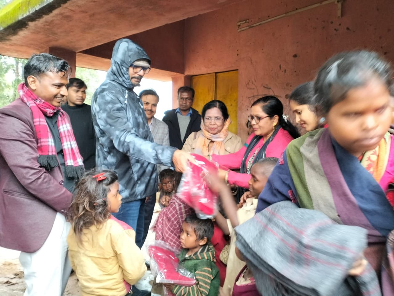 डीसी अबू इमरान ने मतदाता सूची पुनरीक्षण कार्यक्रम 2024 एंव आपकी योजना आपकी सरकार, आपके द्वारा कार्यक्रम का लिया जायजा। डीसी अबू इमरान ने मतदाता सूची पुनरीक्षण कार्यक्रम 2024 एंव आपकी योजना आपकी सरकार, आपके द्वारा कार्यक्रम का लिया जायजा।