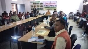 वन अधिकार कानून के बारे में कार्यशाला का आयोजन घागरा प्रखंड कार्यालय के सभागार में हुई