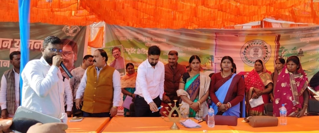 आपकी योजना आपकी सरकार आपके द्वार कार्यक्रम के तहत रुदीडीह पंचायत में हुआ शिविर का आयोजन