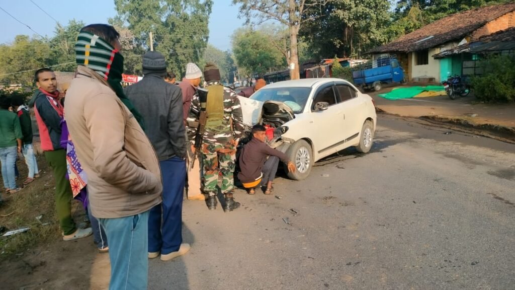 कार और 407ट्रक के आमने सामने की जोरदार टक्कर,बाल बाल बचे कार सवार कार और 407ट्रक के आमने सामने की जोरदार टक्कर,बाल बाल बचे कार सवार