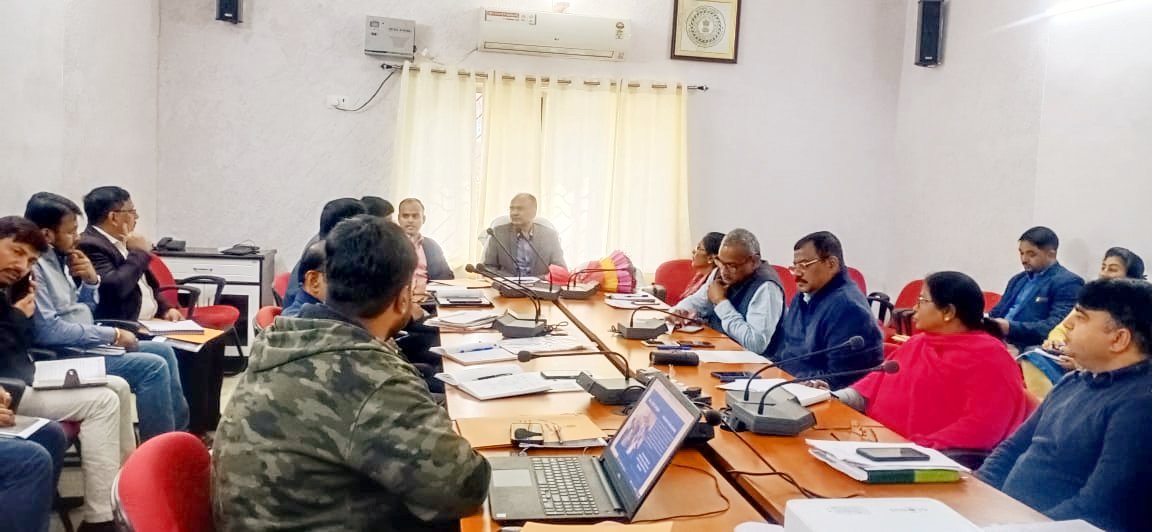 जनजातीय समूह (PVTG) के विकास को लेकर जिले के वरीय अधिकारियों के साथ बैठक का आयोजन कर आवश्यक दिशा निदेेश दिया गया। जनजातीय समूह (PVTG) के विकास को लेकर जिले के वरीय अधिकारियों के साथ बैठक का आयोजन कर आवश्यक दिशा निदेेश दिया गया।