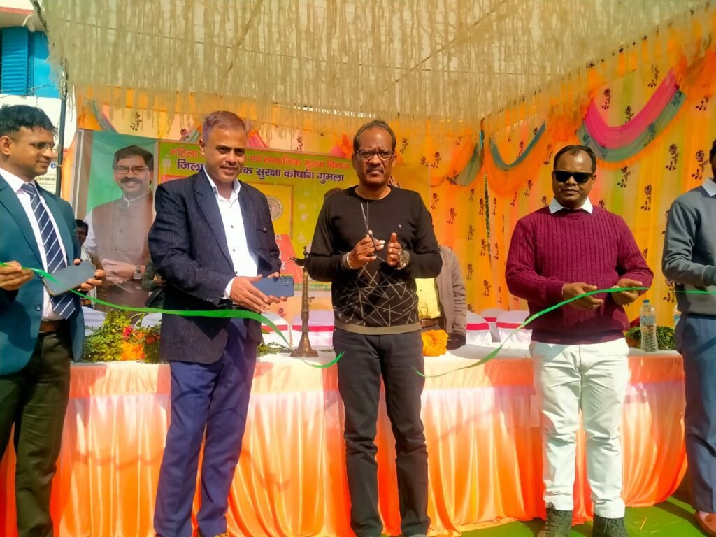 सुपा एवं लरंगो पंचायत में आपकी योजना आपकी सरकार आपके द्वार कार्यक्रम में विधायक जिगा मुंडा हुए शामिल