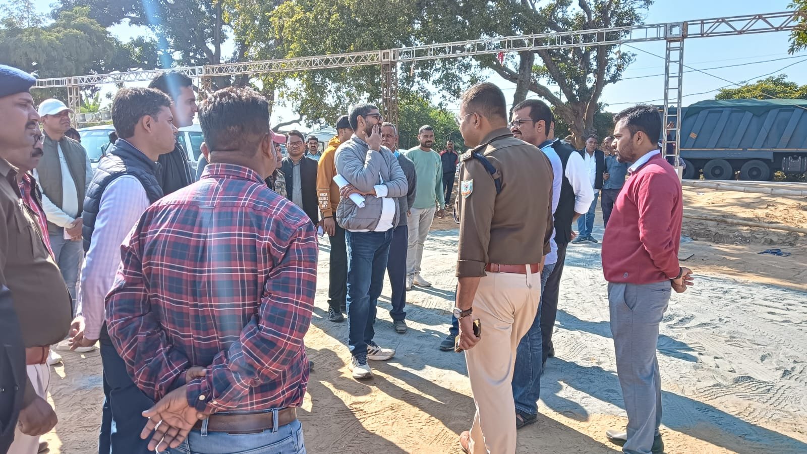 मुख्यमंत्री हेमन्त सोरेन के आगमन को लेकर तैयारियां जोर शोर पर मुख्यमंत्री हेमन्त सोरेन के आगमन को लेकर तैयारियां जोर शोर पर