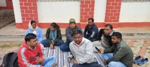 तीन मनरेगा कर्मी का सेवा समाप्त करने के विरोध में आठवें दिन भी मनरेग कर्मचारी का प्रदर्शन रहा जारी