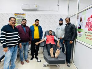 रितेश खण्डेलवाल ने अनोखे अंदाज में किया नववर्ष का स्वागत:रक्तदान कर समाज के प्रति पेश किया संदेश।