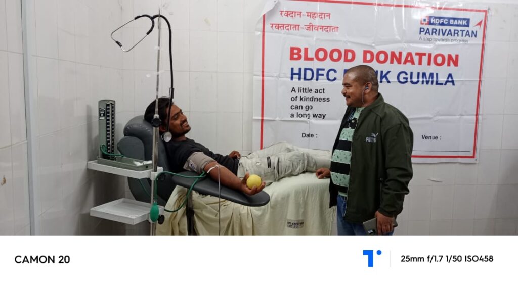 एनाजुल बक्स ने एक युनिट ब्लड दे कर एक मरीज की बचाई जान,पहली बार डोनेट किया खून. एनाजुल बक्स ने एक युनिट ब्लड दे कर एक मरीज की बचाई जान,पहली बार डोनेट किया खून.