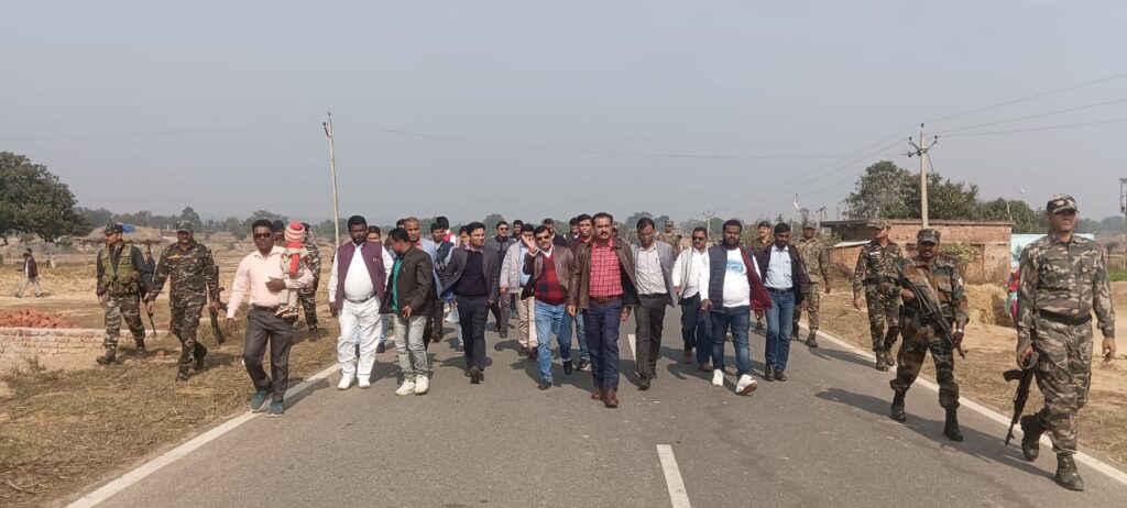 सीएम का 27 को लातेहार आगमन को लेकर विधायक, डीसी एसपी,ने किया स्थल निरीक्षण सीएम का 27 को लातेहार आगमन को लेकर विधायक, डीसी एसपी,ने किया स्थल निरीक्षण