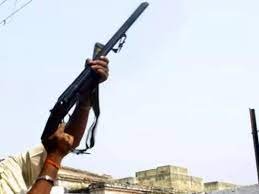बिजनौर में दो गुटों में झड़प व फायरिंग में एक युवक की मौत