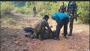 नक्सलियों का उत्पात:मतगणना से पहले दंतेवाड़ा में IED ब्लास्ट; CRPF के 2 जवान घायल नक्सलियों का उत्पात:मतगणना से पहले दंतेवाड़ा में IED ब्लास्ट; CRPF के 2 जवान घायल