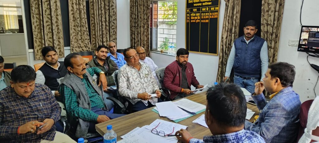 मुख्यमंत्री ग्राम गाड़ी योजना को लेकर डीटीओ ने सभी बस संचालकों के साथ बैठक की मुख्यमंत्री ग्राम गाड़ी योजना को लेकर डीटीओ ने सभी बस संचालकों के साथ बैठक की